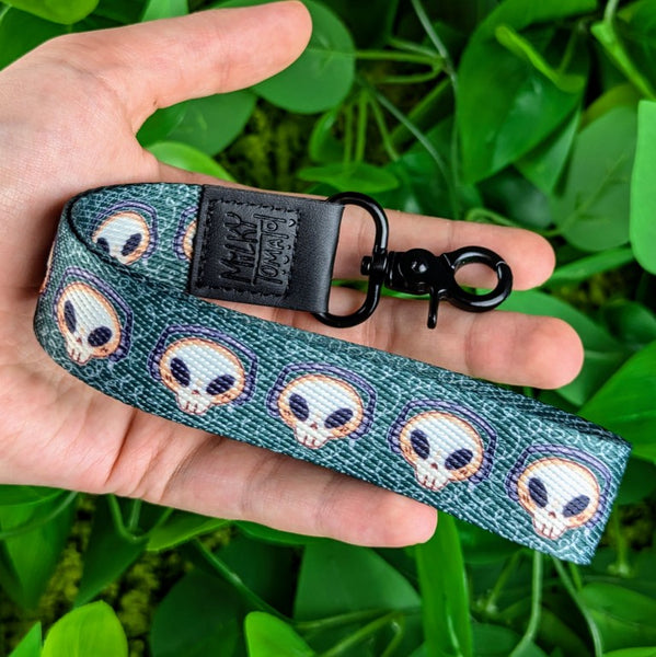 スカル　ストラップ skeleton-cade-wrist-lanyard-