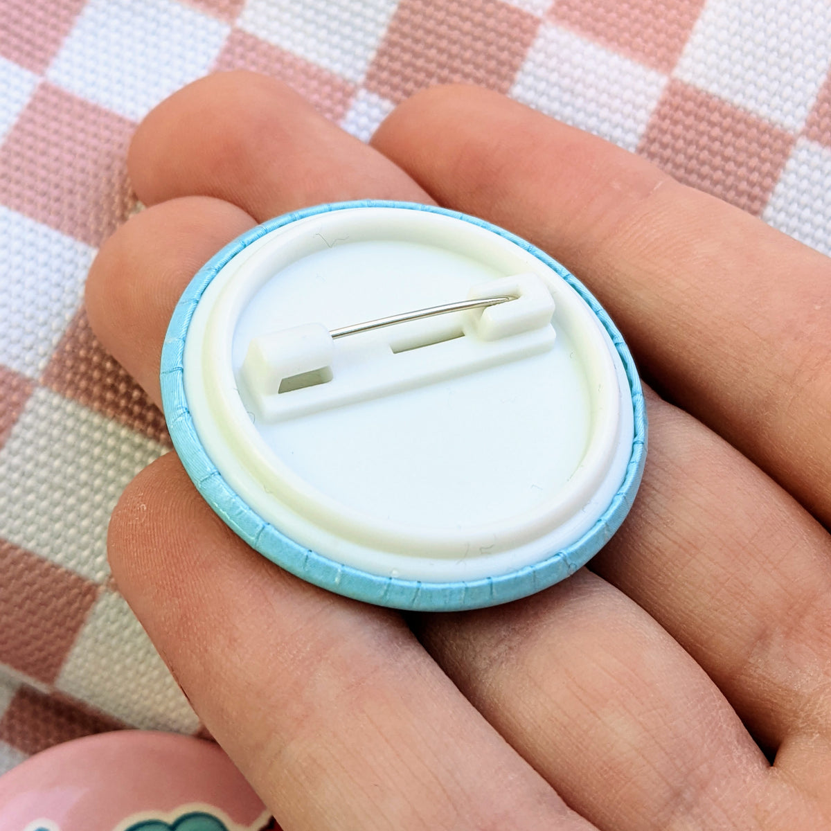 Rainbow Eyes Button 1.5 inch – Milky Tomato