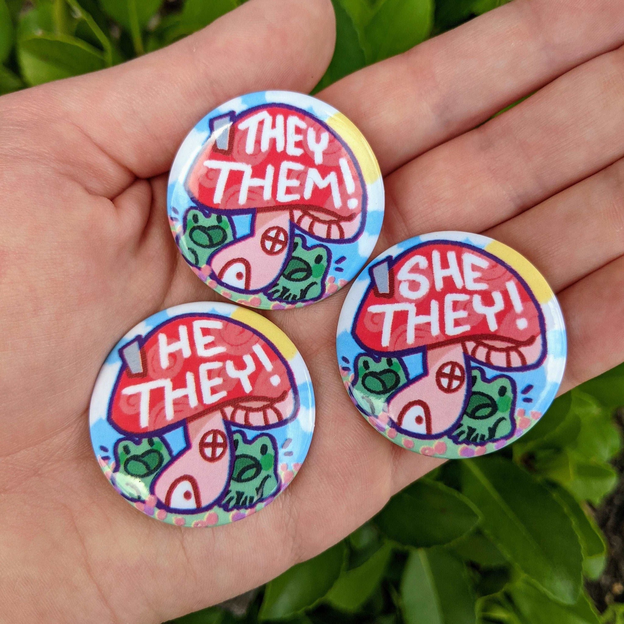 pronoun-frog-mushroom-house-buttons-1-5-inch-milky-tomato