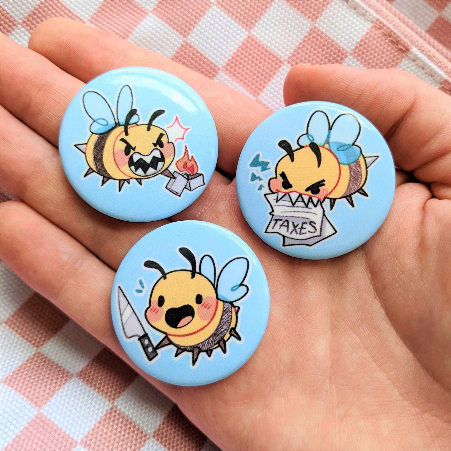 Chaotic Bee Buttons 1.5 inch